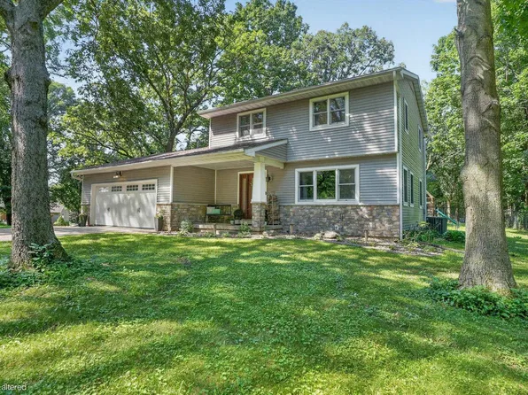 9759 Sylvan Dr, Janesville, IA 50647