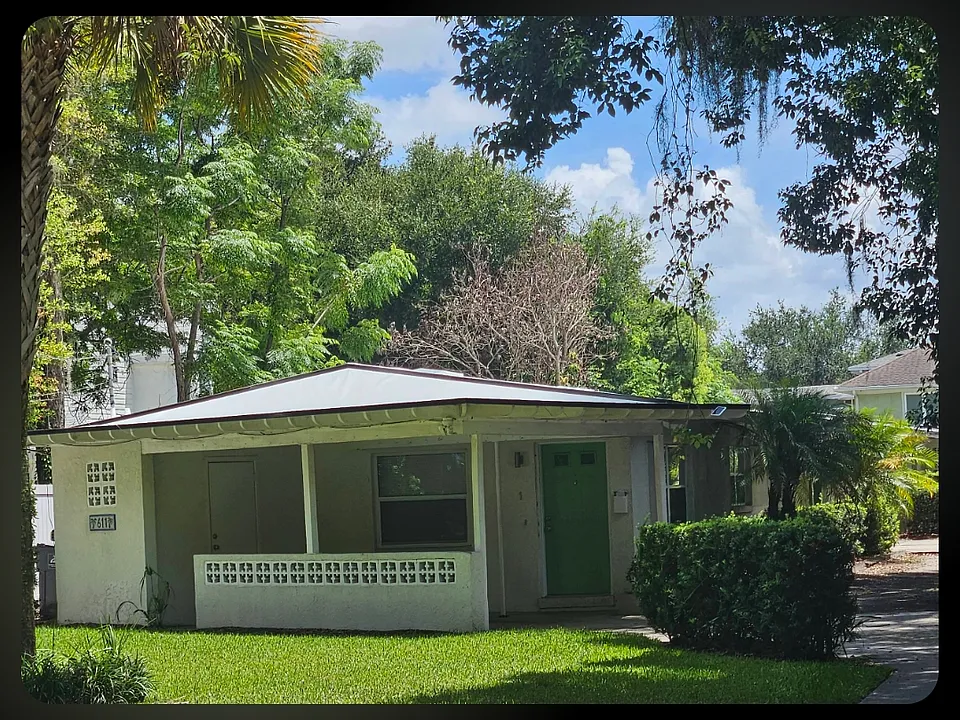 611 S Mills Ave #1