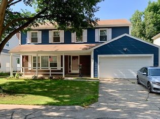 922 Knollwood Dr, Buffalo Grove, IL 60089