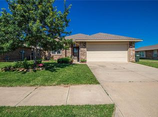 21219 River Lark Ln, Edmond, OK 73012