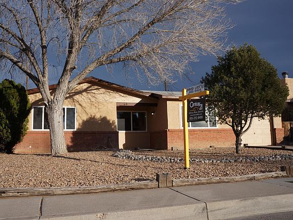 3rd image of 4512 Jennifer Dr NE