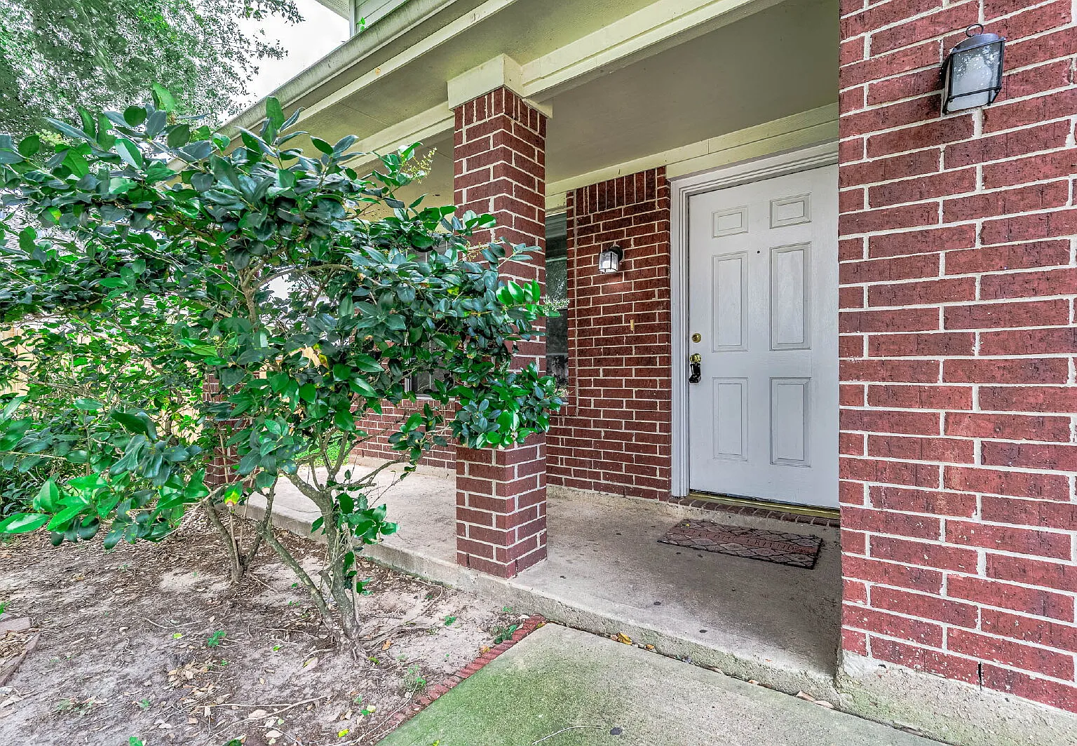 4 bed, 2.5 bath, 2250 sqft, $2,075 — Photo 4