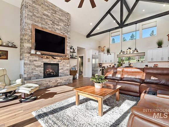 3rd image of 21 Open Rd