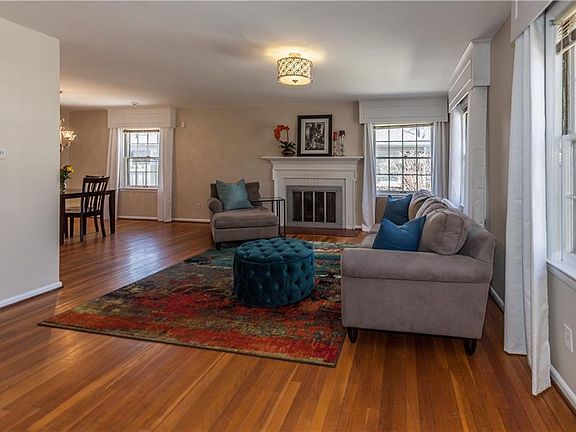 4th image of 1115 Hawks Ln