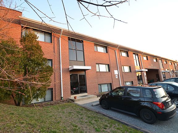2nd image of 1401 Weldon Pl S #C2