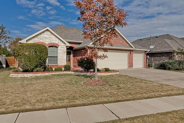 1st image of 2908 Preston Ln