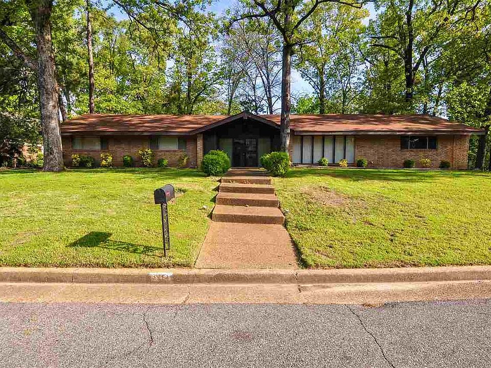 1st image of 928 Summer Shade Ln