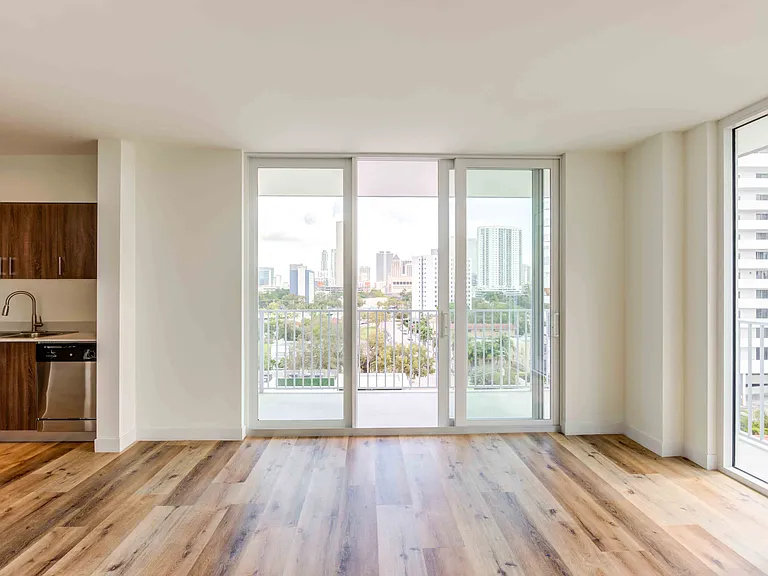 Riverview One Apartments — Photo 11