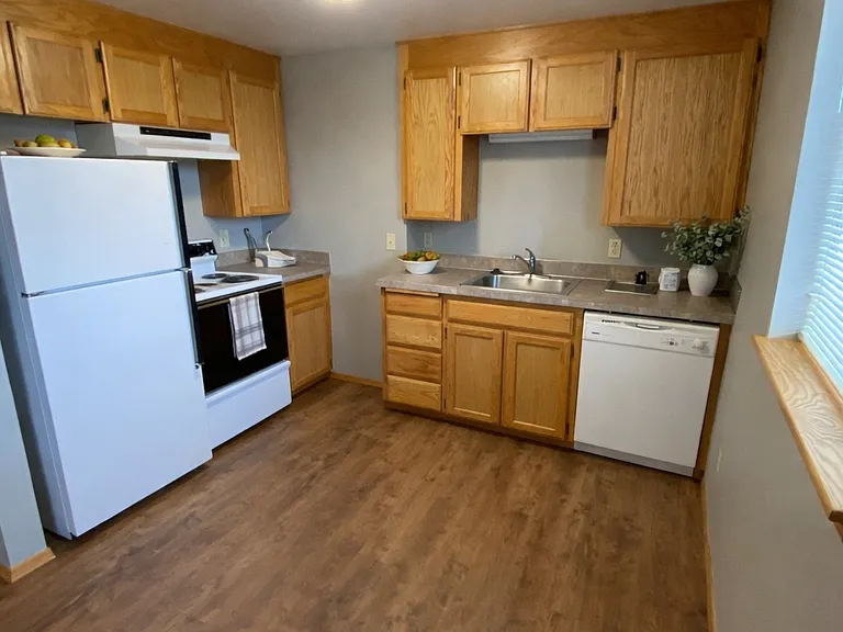 209 E 14th Ave (Baker) 2 bed/1 Bath- UPDATED UNIT; limited units