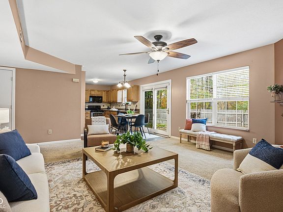 4th image of 19237 Lupine Ct
