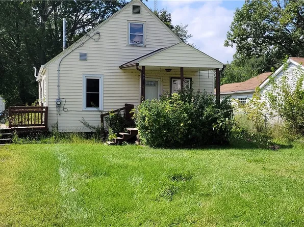 3936 Dunton Rd, Lorain, OH 44055