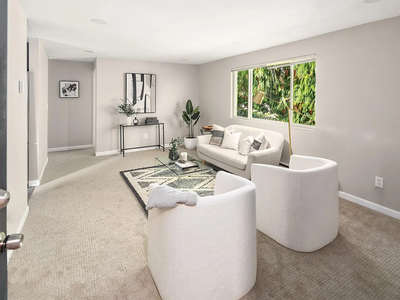 2 bed, 950 sqft, $2,700 — Photo 4