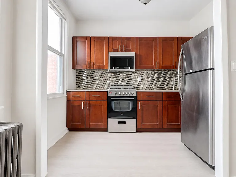 69th Pl — Photo 3