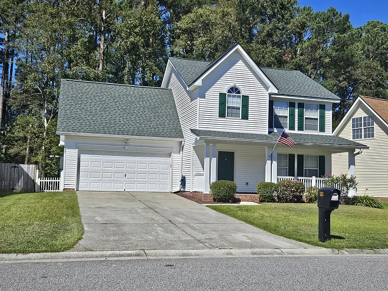 133 Penzance Blvd — Photo 1