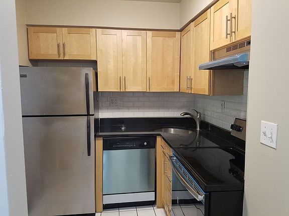 4th image of 7538 Grand Central Pkwy APT 3