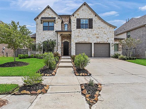 2nd image of 2614 Orleans Way