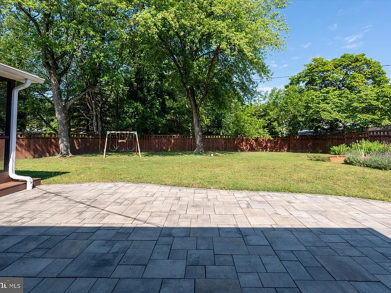 102 Sycamore Rd — Photo 28