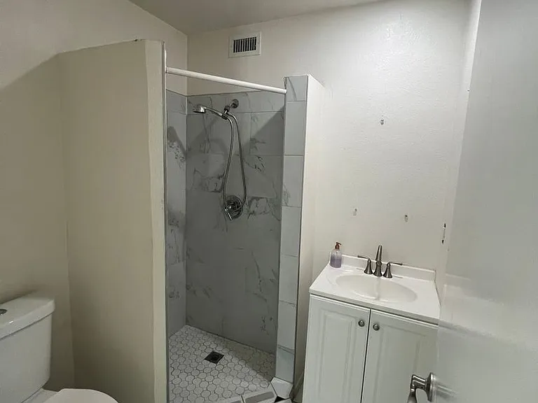 19806 Strathern St — Photo 17