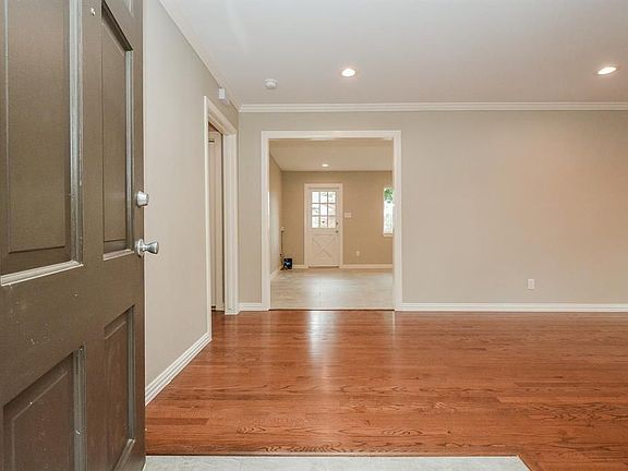 4th image of 1437 Wisterwood Dr
