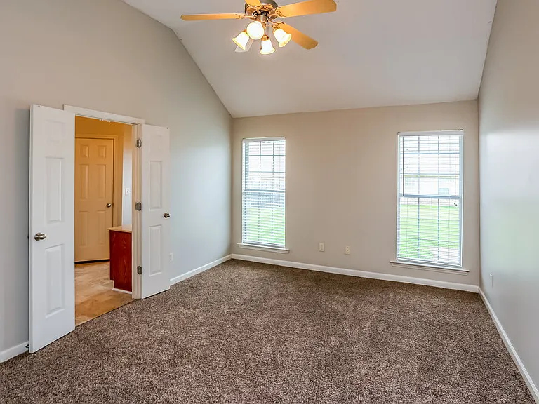 4832 Ashcroft Dr — Photo 8