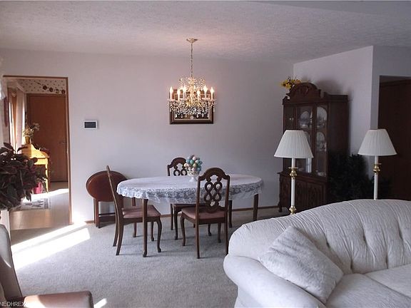 4th image of 32891 Woodstone Cir