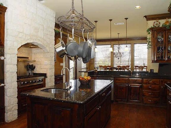 4th image of 3121 Misty Oak Dr