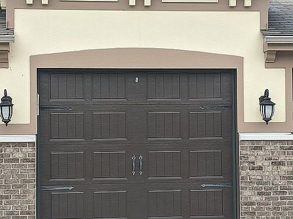 Detached garage