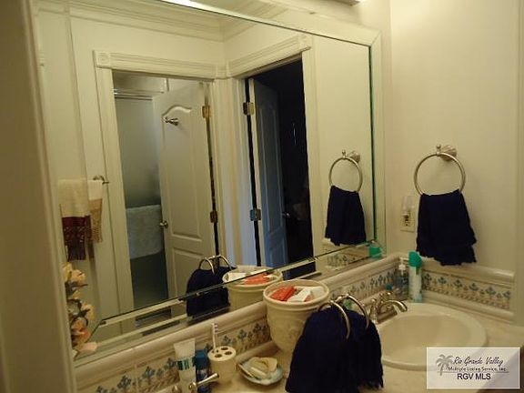 5th image of 3718 Carmen Ave