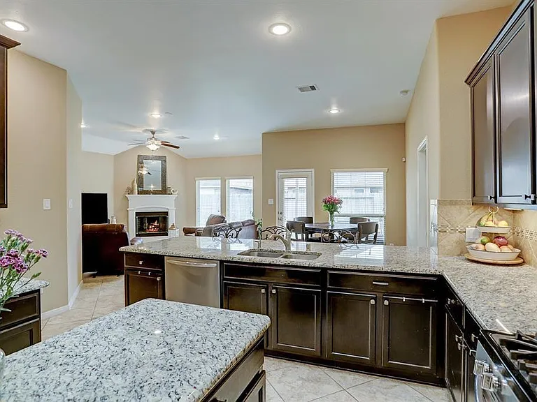 4411 Eclipse Park Ct — Photo 17