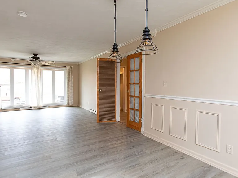 10 Warren Dr — Photo 13