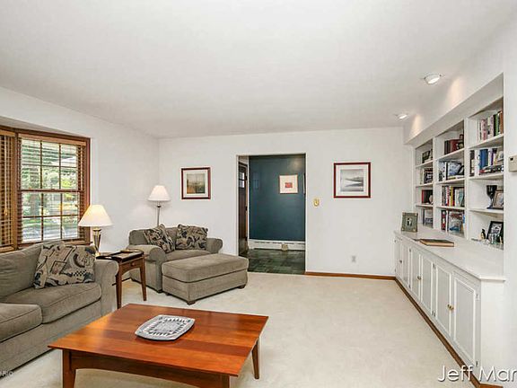 5th image of 2547 Annchester Dr SE