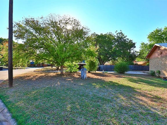 3rd image of 2025 Richland Dr