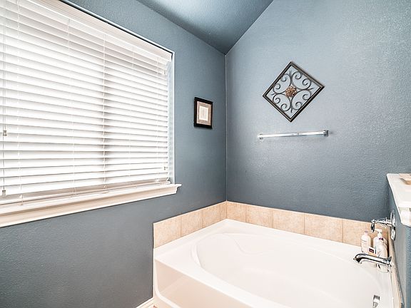 5th image of 1513 Pelican Dr