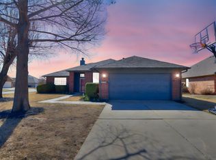 9900 SW 14th St, Yukon, OK 73099