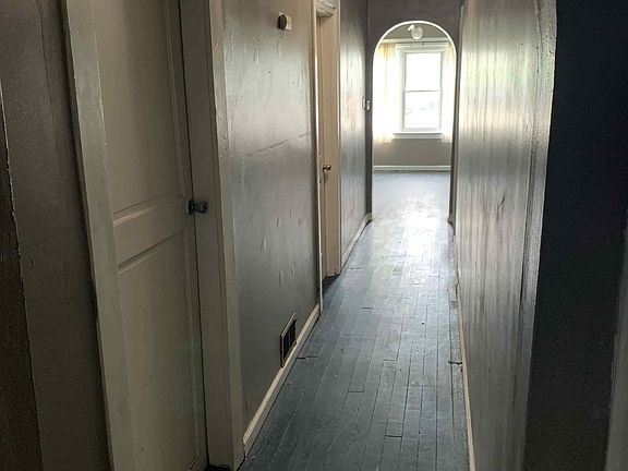 4th image of 928 Burnet Ave #1