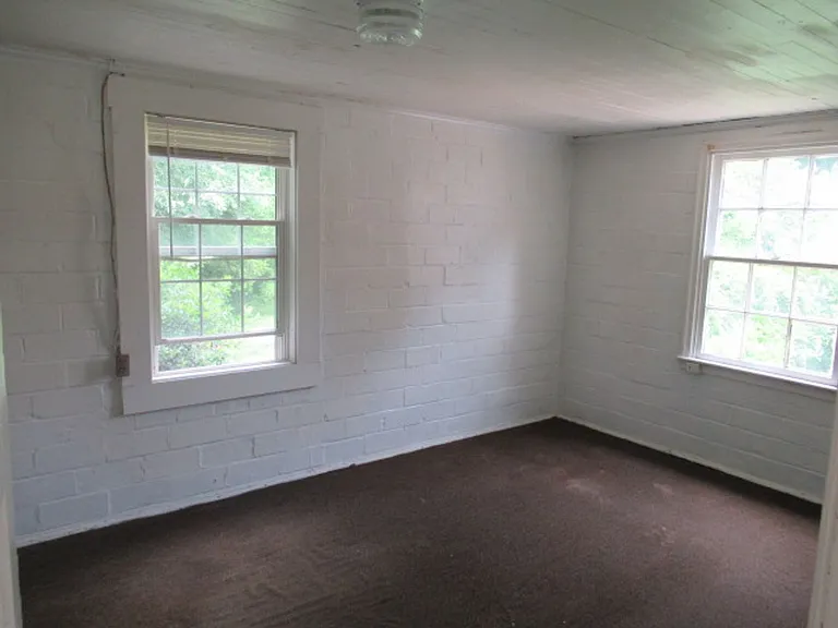 806 N Park St #B — Photo 6