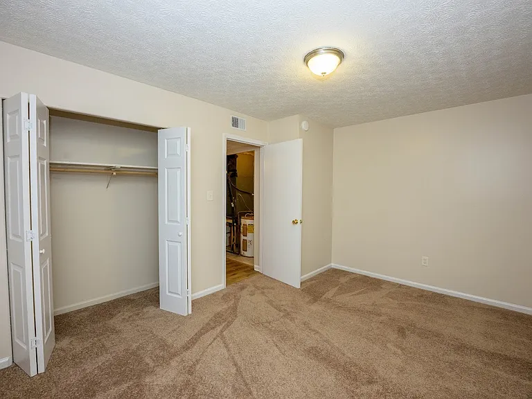 244 Pinewood Dr #4 — Photo 11