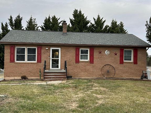 2nd image of 104 Linwood Ct