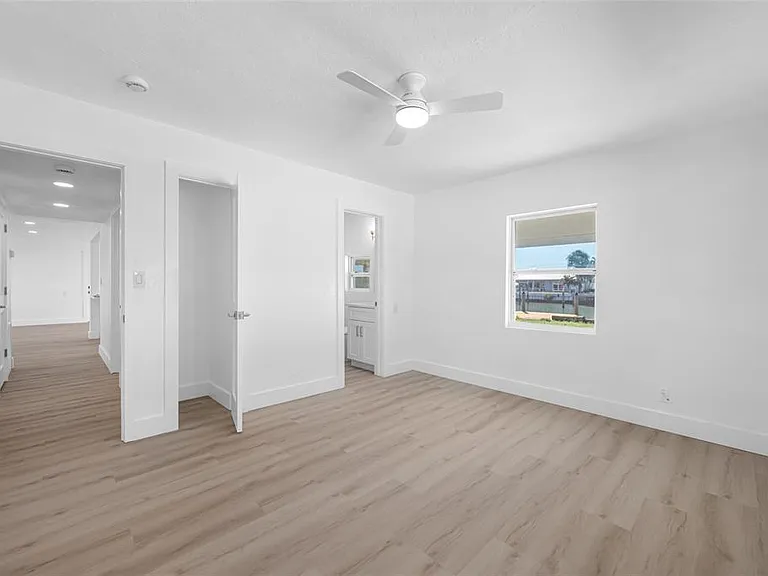 7930 Causeway Blvd S — Photo 35