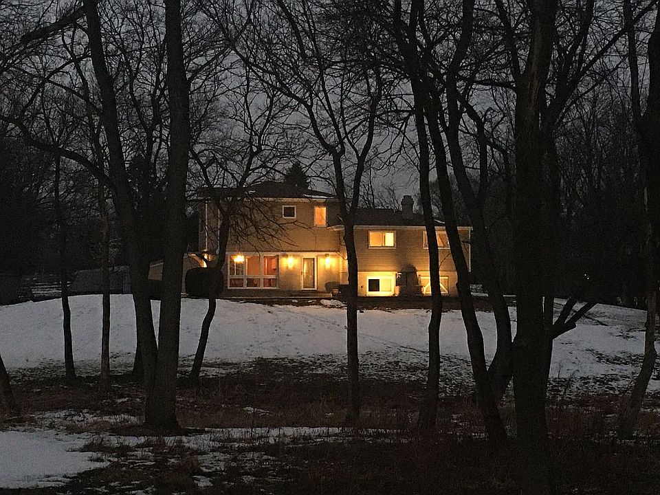 2nd image of 2706 Crystal Lake Rd