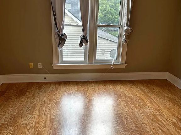 3rd image of 203 N Dewitt St #2