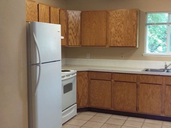 5th image of 2208 10th Ave APT B