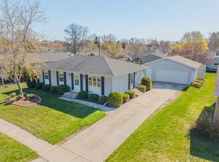 931 S 41st St, Manitowoc, WI 54220