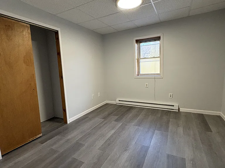 563 Washington Ave — Photo 2