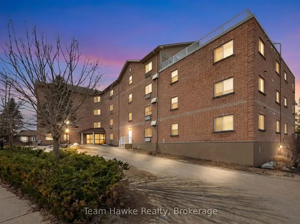 4 Beck Blvd #Penthouse 4, Penetanguishene, ON L9M 2H3