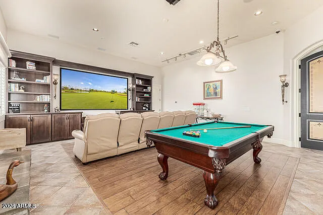 4 bed, 3.5 bath, 4626 sqft, $10,499 — Photo 3