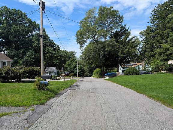 4th image of 13 Lowell Road