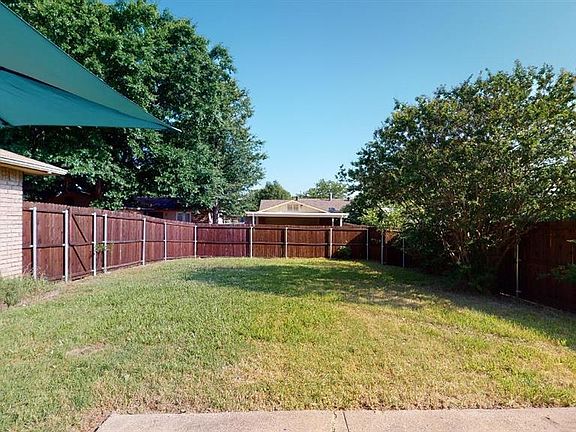 2nd image of 3417 Meadow Oaks Dr