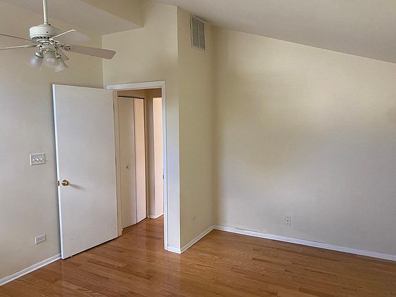 5th image of 3414 Greenbriar Dr