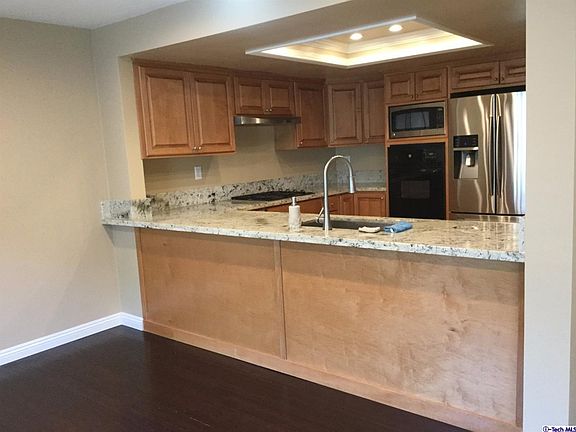 3rd image of 1147 Arcadia Ave Unit 2